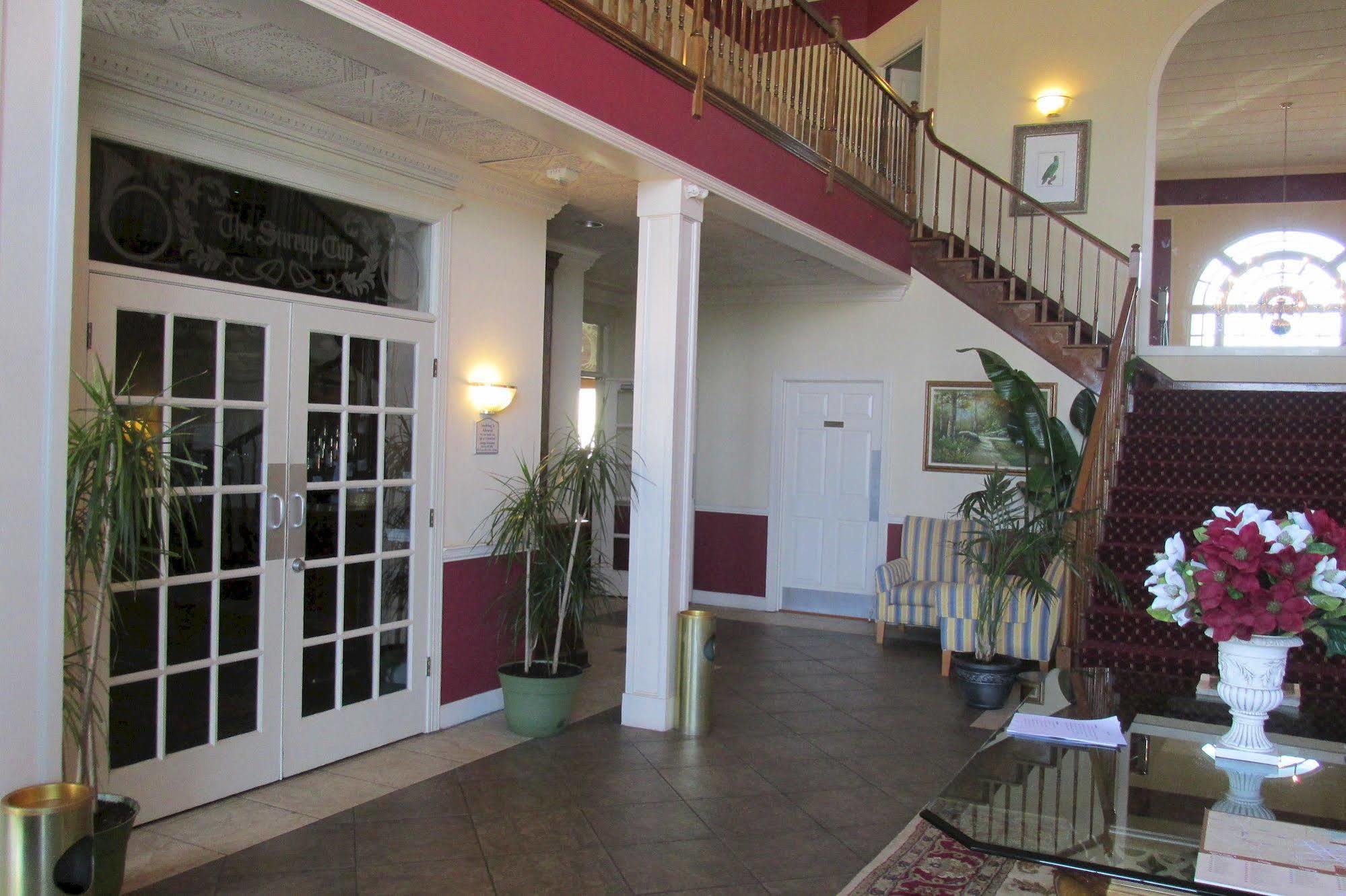 White Columns Inn Thomson Buitenkant foto